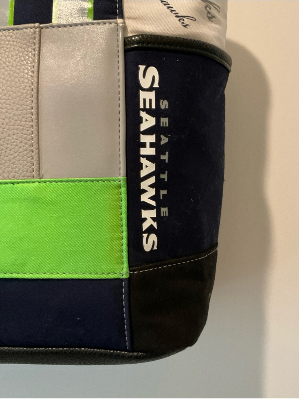Bradford Exchange "For The Love Of The Game" Seattle Seahawks Tote Bag Purse - Picture 4 of 14
